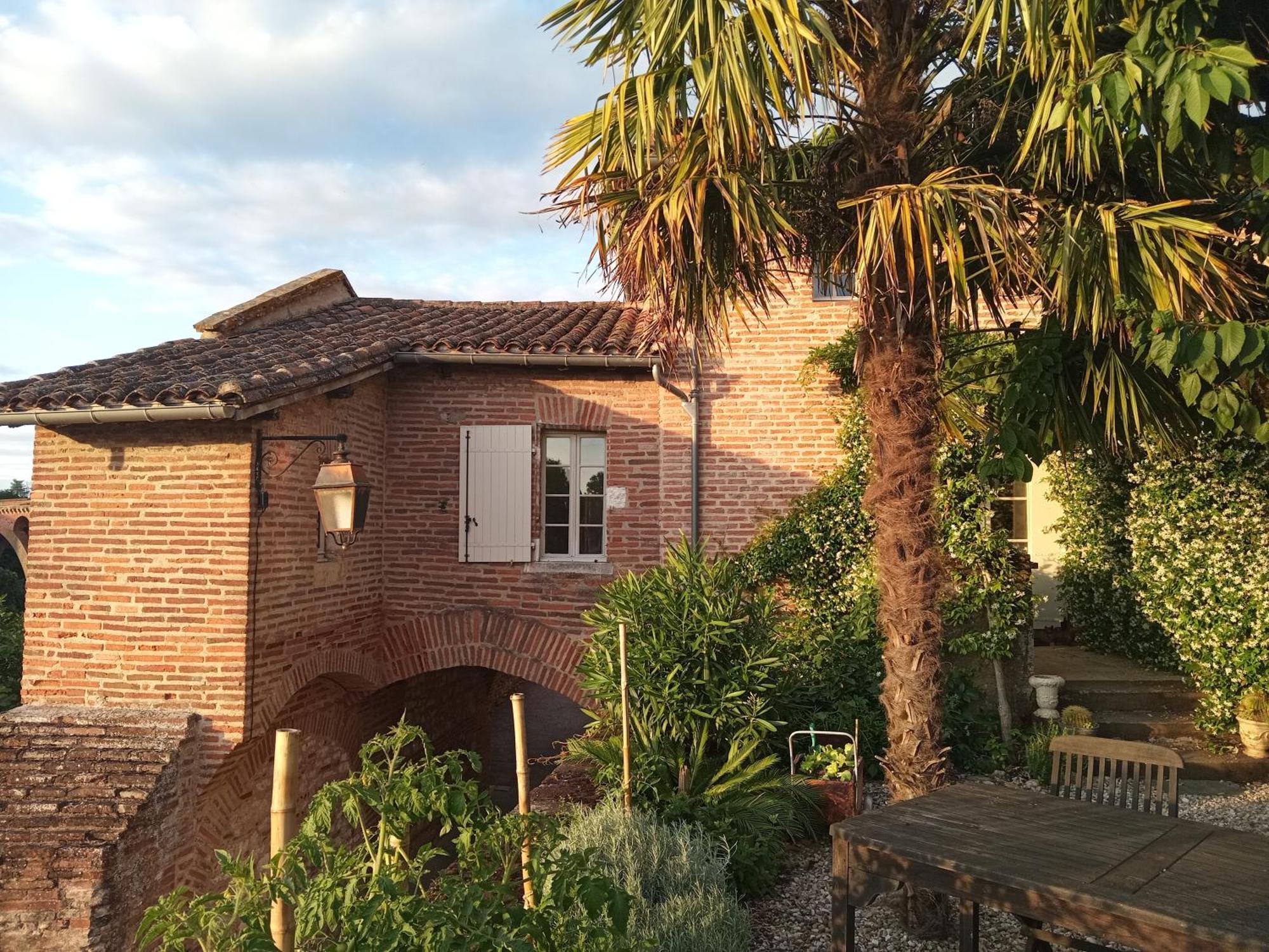 Comfort And Fab Views Albi Exterior photo